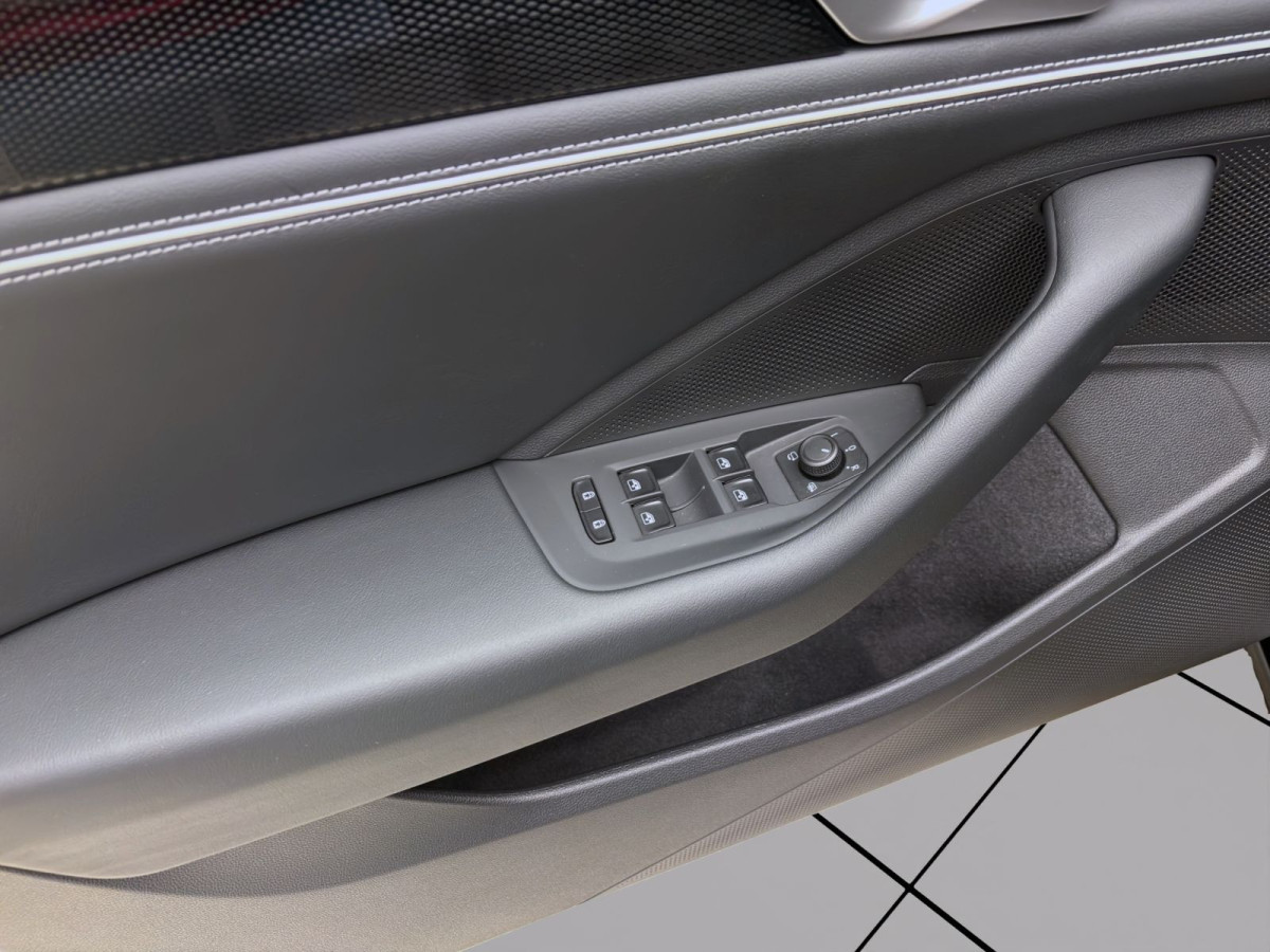 Thumb 10: Volkswagen Passat Variant 1.5 eTSI DSG BUSINESS AHK KAMERA NAVI PDC