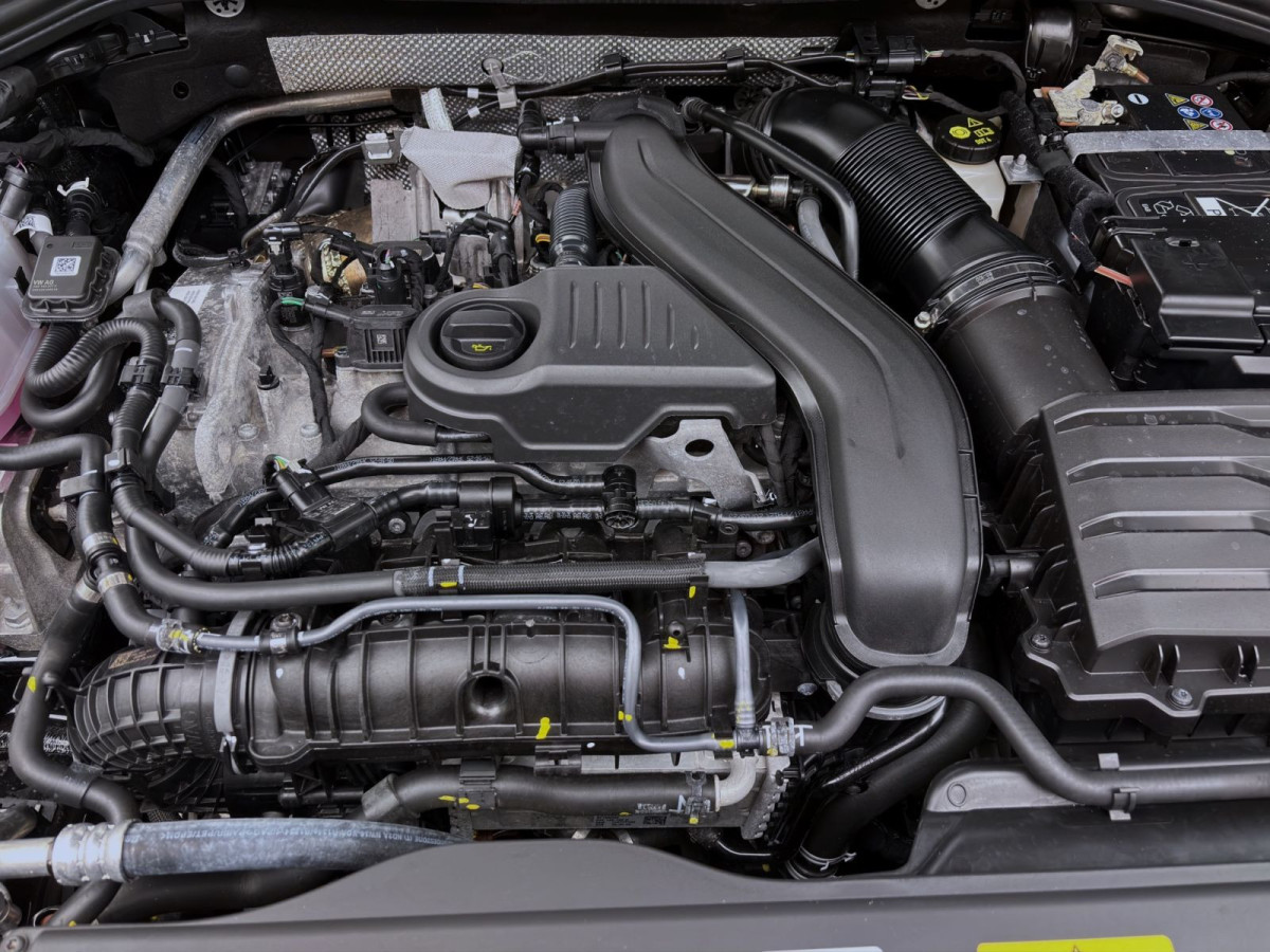 Thumb 18: Volkswagen Passat Variant 1.5 eTSI DSG BUSINESS AHK KAMERA NAVI PDC