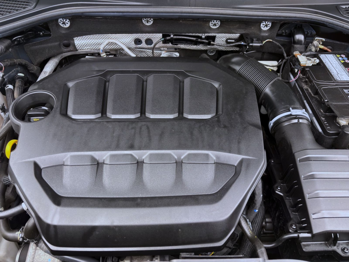 Thumb 18: Volkswagen T-Roc 4M R PANO AHK KAMERA NAVI IQ.LIGHT