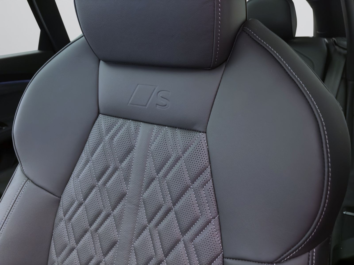 Thumb 3: Audi Q5 SUV e-hybrid Q S LINE AHK PANO WR19 B&O LM20