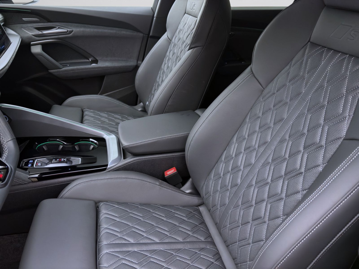 Thumb 8: Audi Q5 SUV e-hybrid Q S LINE AHK PANO WR19 B&O LM20