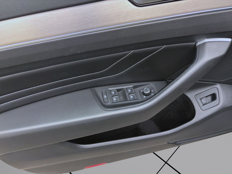 Bild 9: Volkswagen Passat Variant 2.0 TSI DSG 4M ELEGANCE STDHZG PANO AHK NAVI DCC