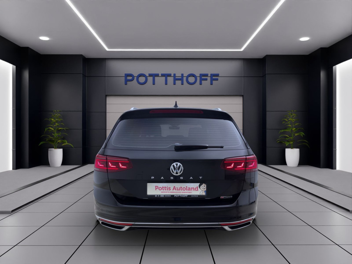 Thumb 2: Volkswagen Passat Variant 2.0 TSI DSG 4M ELEGANCE STDHZG PANO AHK NAVI DCC