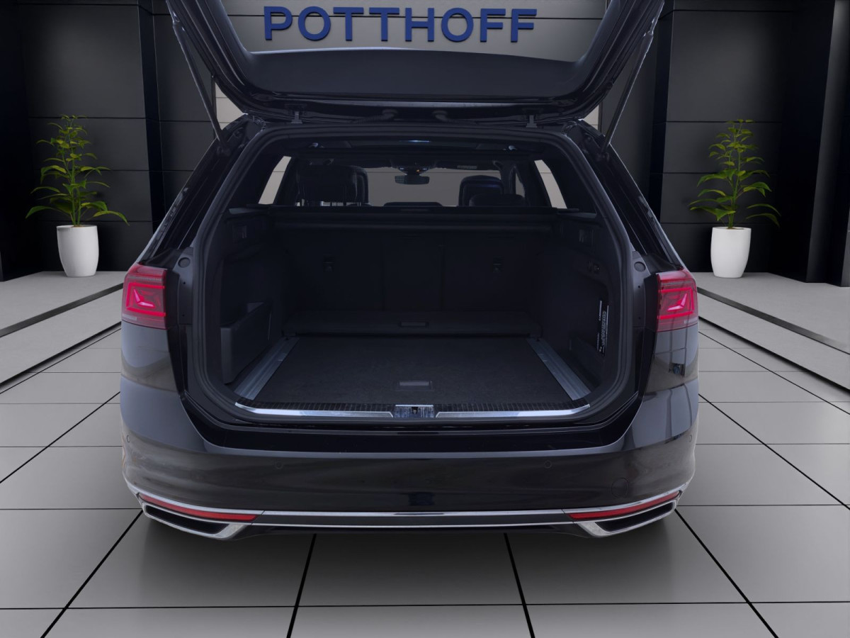 Thumb 3: Volkswagen Passat Variant 2.0 TSI DSG 4M ELEGANCE STDHZG PANO AHK NAVI DCC
