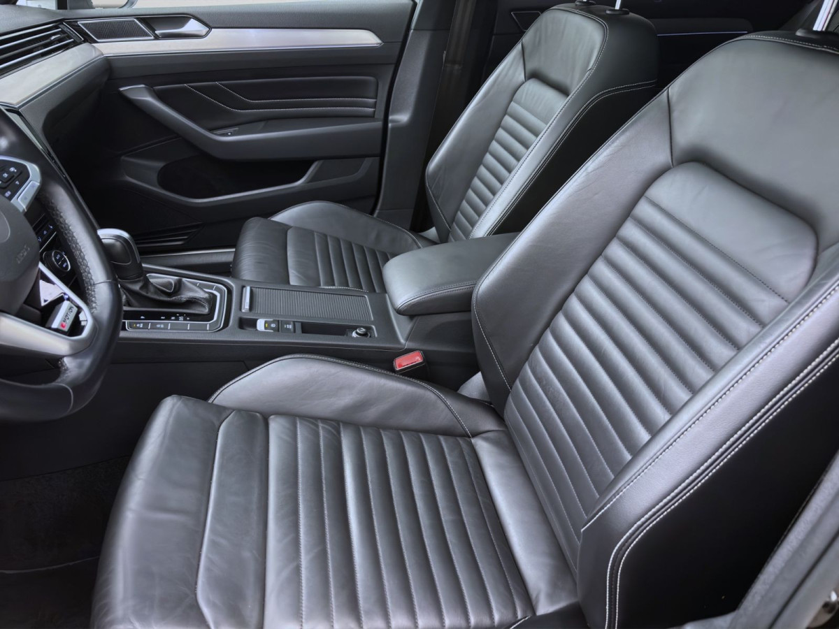 Thumb 8: Volkswagen Passat Variant 2.0 TSI DSG 4M ELEGANCE STDHZG PANO AHK NAVI DCC