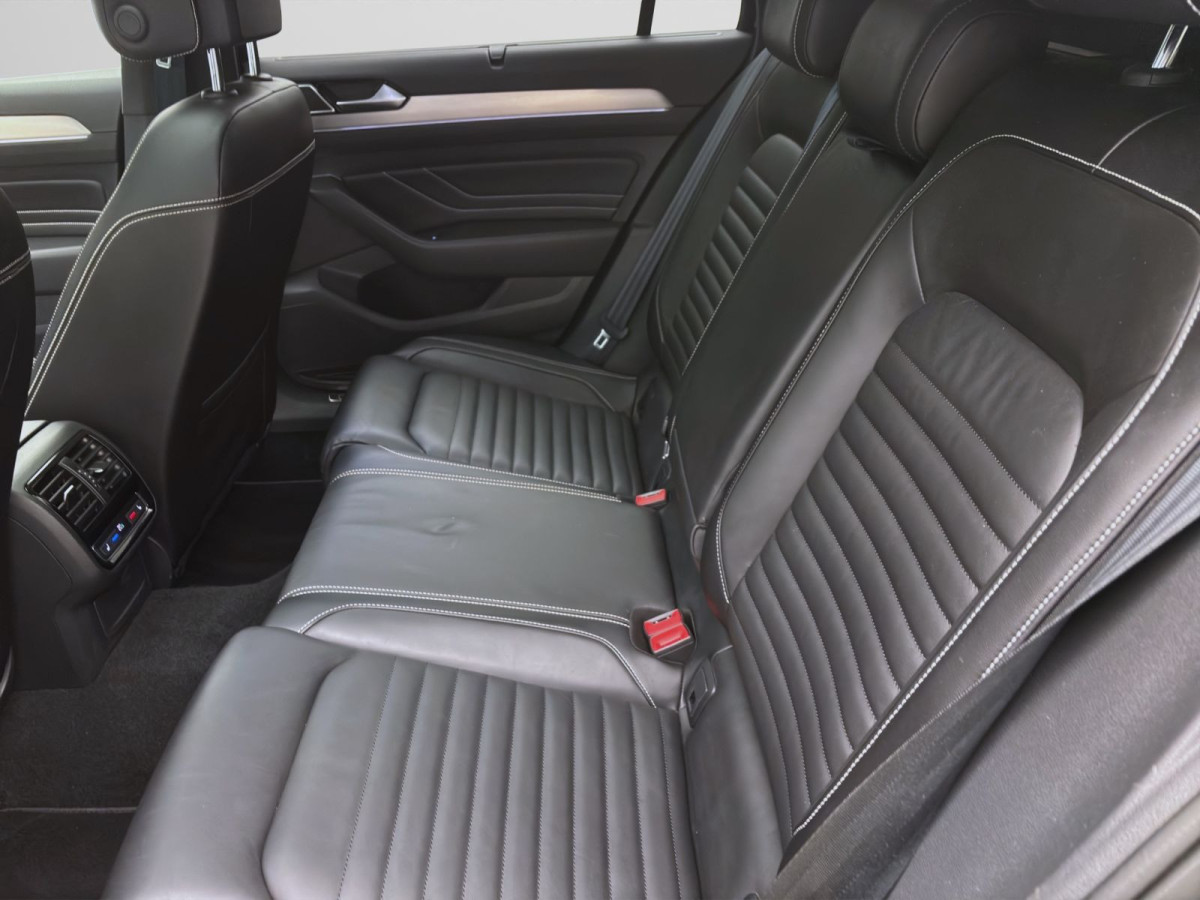 Thumb 14: Volkswagen Passat Variant 2.0 TSI DSG 4M ELEGANCE STDHZG PANO AHK NAVI DCC