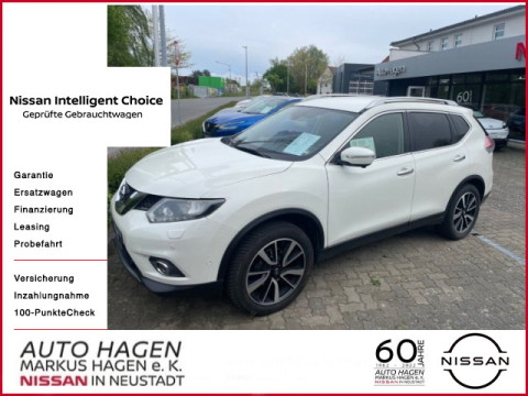 Automodell: X-Trail in der Farbe weiß
