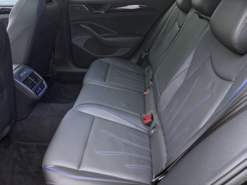 Bild 15: Volkswagen Passat Variant 2.0 TDI DSG 4M R-LINE STDHZG PANO NAVI LEDER