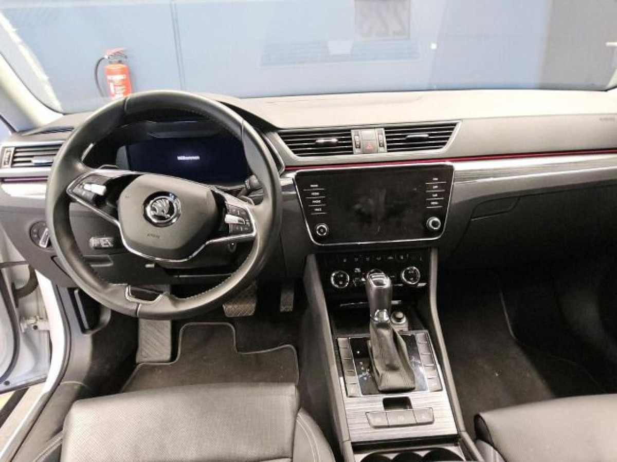 Thumb 2: Škoda Superb Combi 2.0 TDI DSG STYLE NAVI KLIMA PDC SHZG