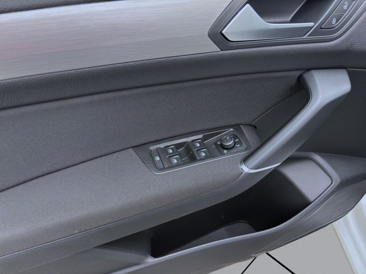 Thumb 10: Volkswagen Touran 2.0 TDI DSG COMFORTLINE NAVI PDC SITZHZG ACC