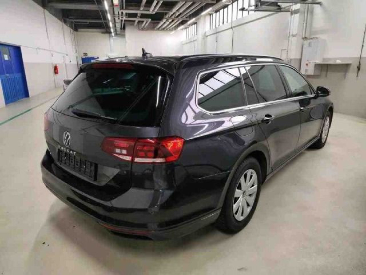 Thumb 1: Volkswagen Passat Variant 2.0 TDI DSG BUSINESS NAVI KAMERA PDC LED