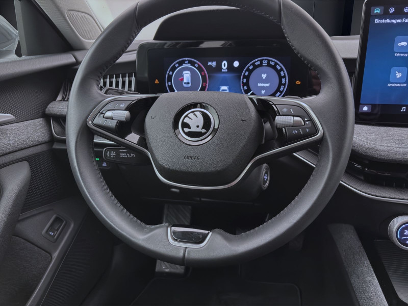 Bild 12: Škoda Superb Combi 2.0 TDI DSG 4x4 SELECTION AHK KAMERA NAVI PDC