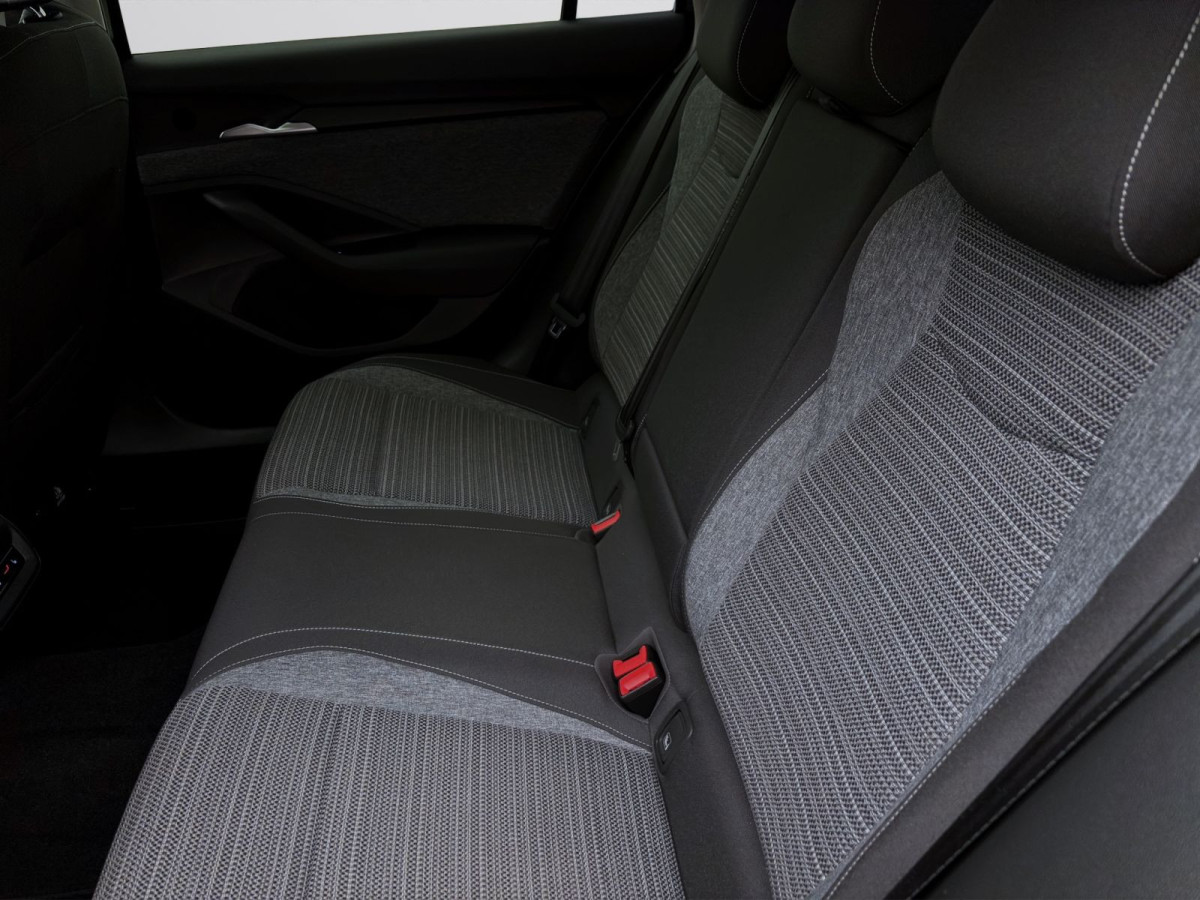 Thumb 15: Škoda Superb Combi 2.0 TDI DSG 4x4 SELECTION AHK KAMERA NAVI PDC