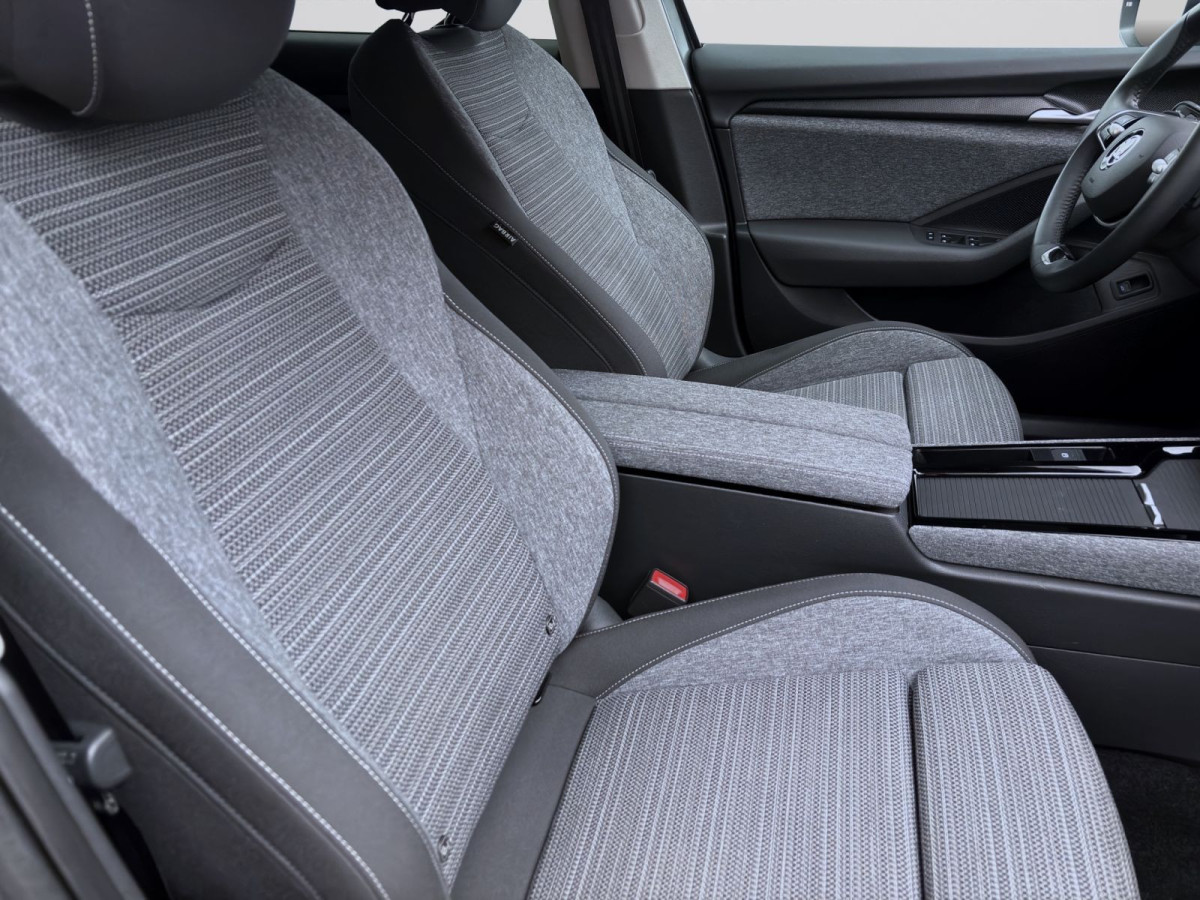 Thumb 16: Škoda Superb Combi 2.0 TDI DSG 4x4 SELECTION AHK KAMERA NAVI PDC