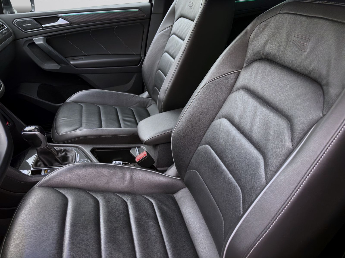 Thumb 9: Volkswagen Tiguan 2.0 TDI DSG 4M R-LINE STDHZG IQ.LIGHT DCC HuD