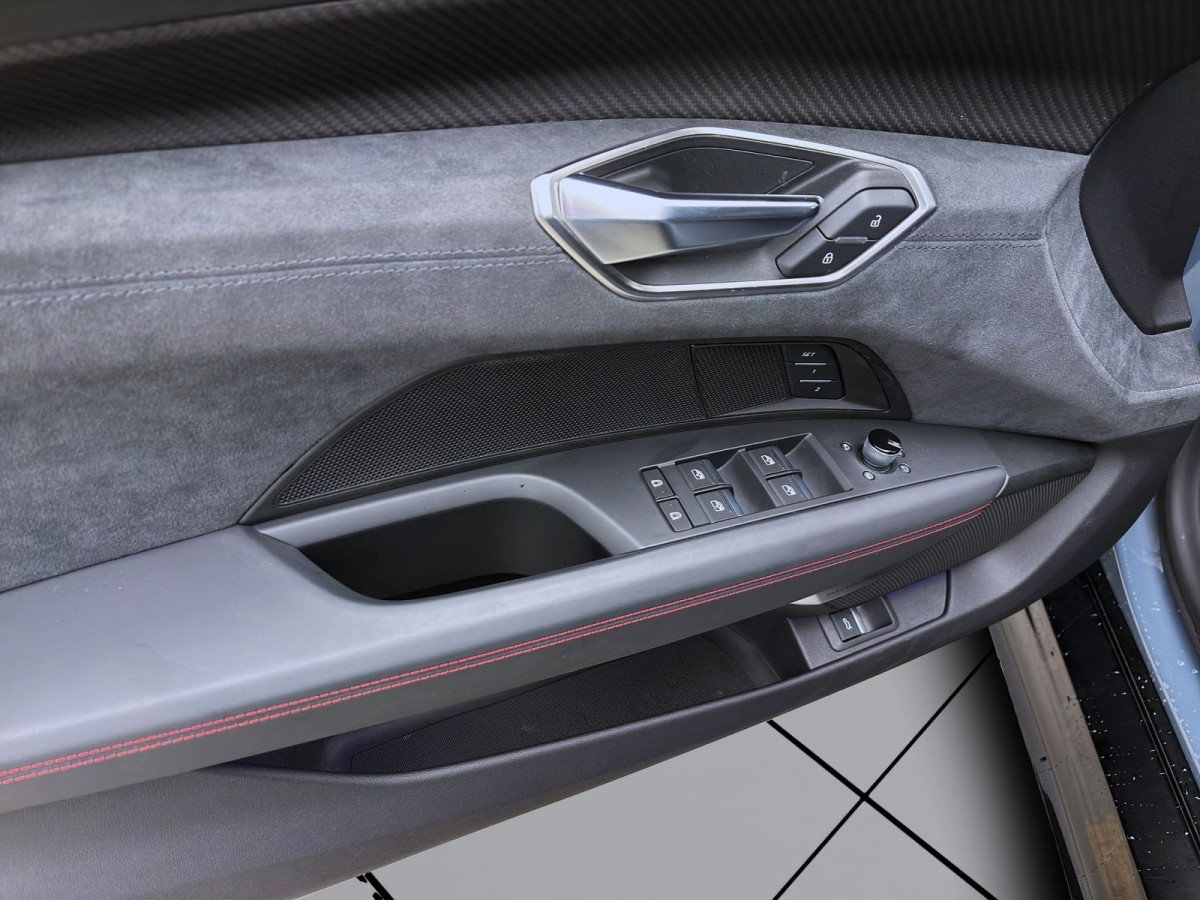 Thumb 8: Audi e-tron GT Q RS PANO MATRIX NAVI B&O HuD