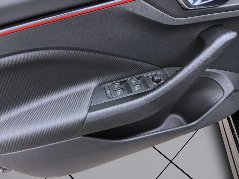 Bild 9: Škoda KAMIQ MONTE CARLO DSG PANO KAM LED SHZ 17" SMARTLINK