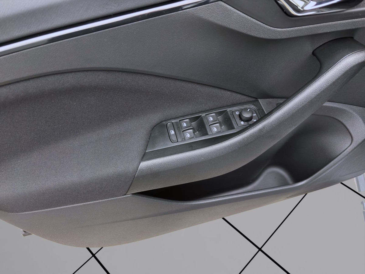 Thumb 9: Škoda SCALA SELECTION DSG NAV LED PDC WINTER+ SMARTL