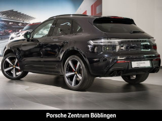Fahrzeugbild eines Porsche Macan in schwarz.