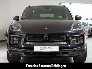Fahrzeugbild eines Porsche Macan in schwarz.