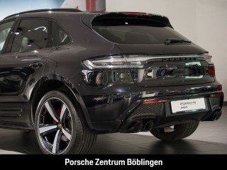 Fahrzeugbild eines Porsche Macan in schwarz.