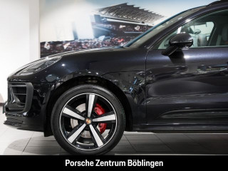 Fahrzeugbild eines Porsche Macan in schwarz.