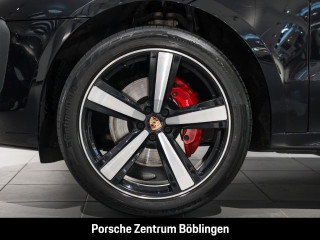 Fahrzeugbild eines Porsche Macan in schwarz.