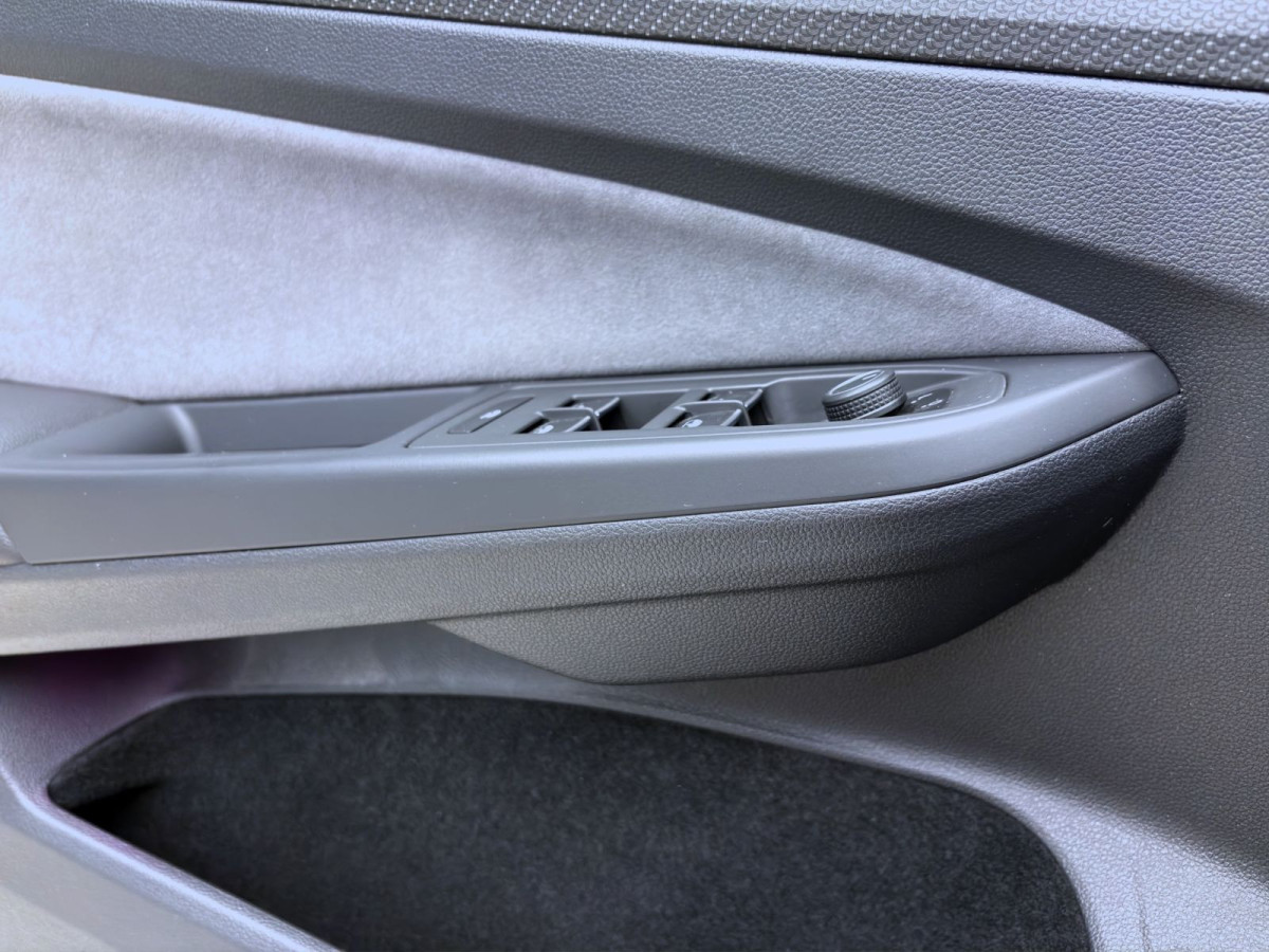 Thumb 10: Volkswagen Golf Variant 2.0 TDI DSG R-LINE STDHZG AHK KAMERA LED+