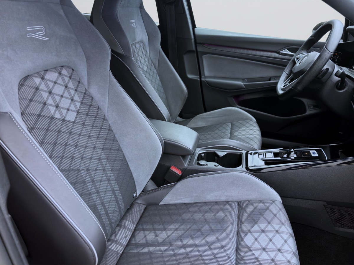 Thumb 16: Volkswagen Golf Variant 2.0 TDI DSG R-LINE STDHZG AHK KAMERA LED+