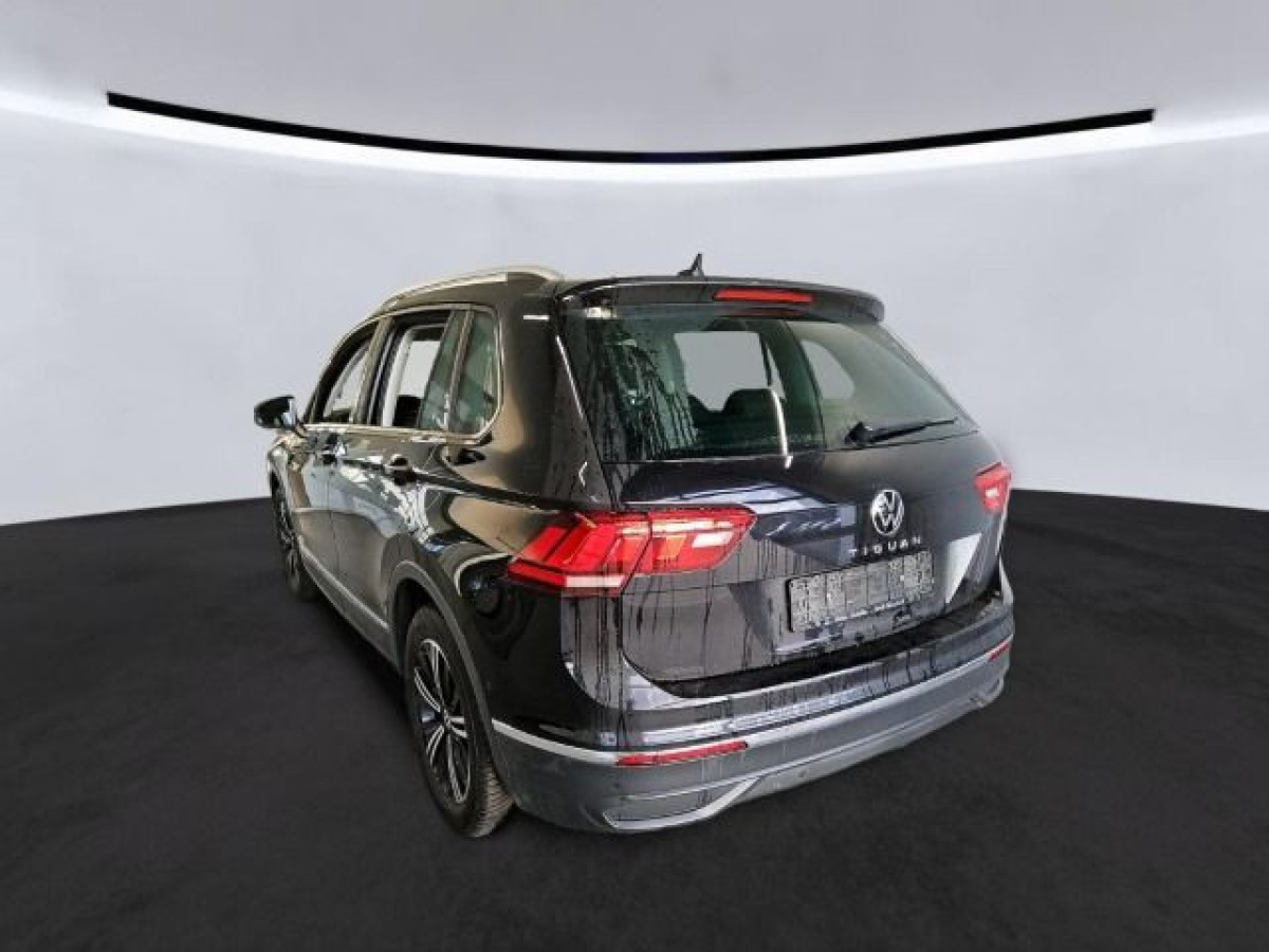 Thumb 2: Volkswagen Tiguan 2.0 TDI DSG ACTIVE AHK KAMERA NAVI PDC