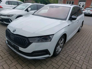 Škoda Octavia Combi 2.0 TDI DSG SPORTLINE NAVI PDC HuD SITZHZG
