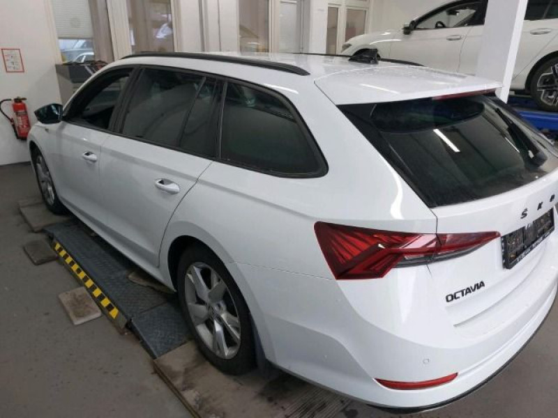 Bild 1: Škoda Octavia Combi 2.0 TDI DSG SPORTLINE NAVI PDC HuD SITZHZG