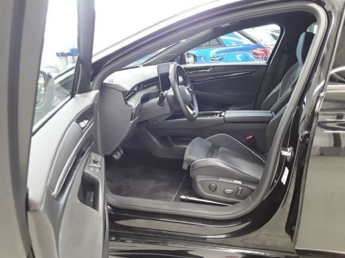 Thumb 2: Volkswagen ID.7 Tourer PRO AHK NAVI KAMERA IQ.LIGHT