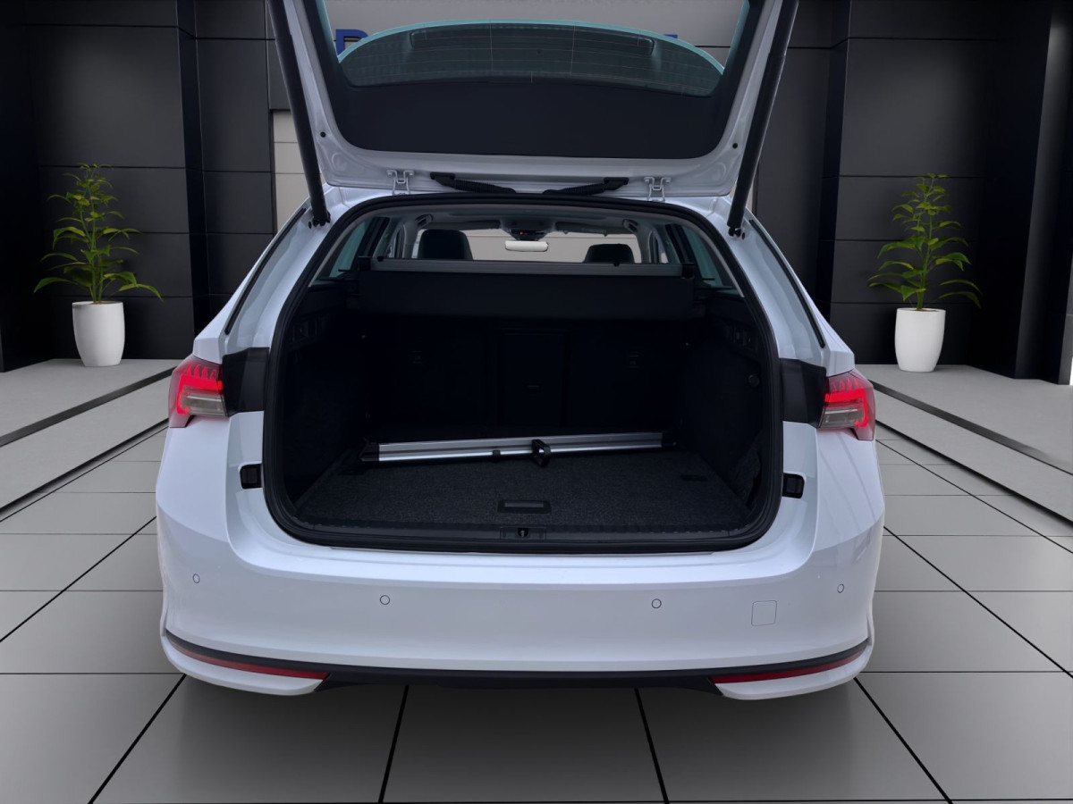 Thumb 4: Škoda Octavia Combi 2.0 TDI DSG TOUR STDHZG PANO AHK NAVI