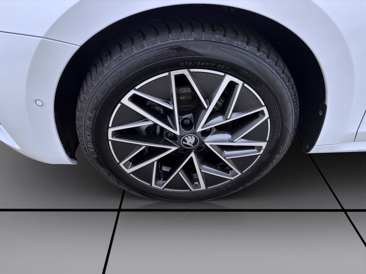 Thumb 8: Škoda Octavia Combi 2.0 TDI DSG TOUR STDHZG PANO AHK NAVI