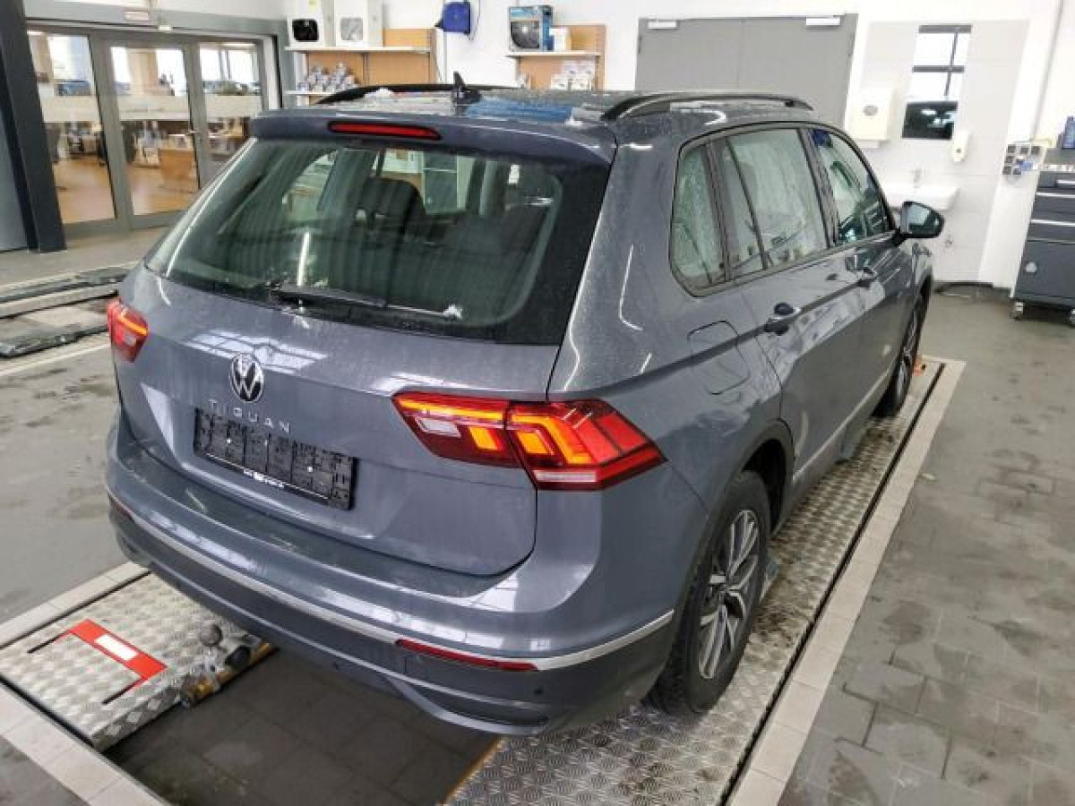 Thumb 1: Volkswagen Tiguan 2.0 TDI DSG LIFE AHK NAVI KAMERA ACC