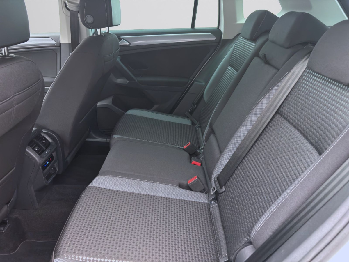 Thumb 15: Volkswagen Tiguan 2.0 TDI DSG ACTIVE AHK KAMERA NAVI PDC