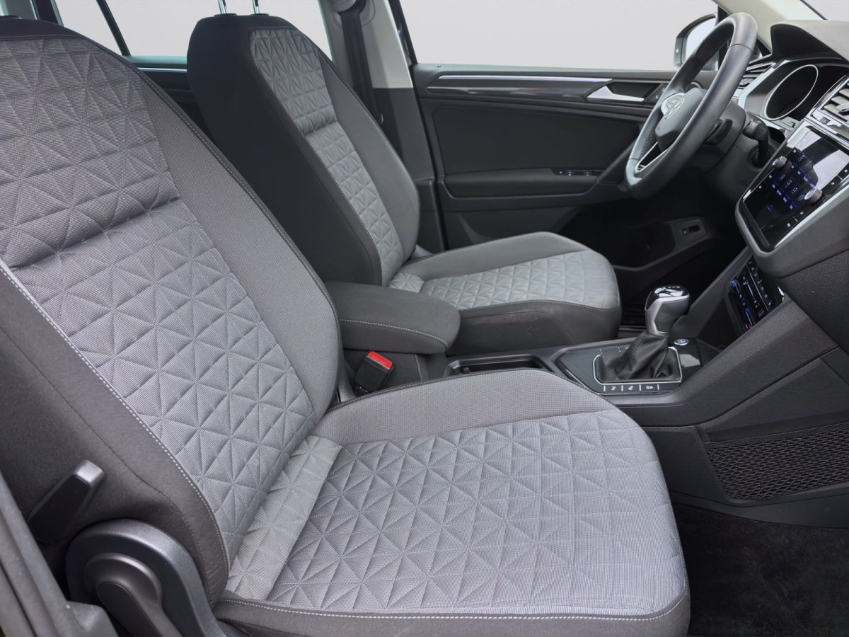 Thumb 16: Volkswagen Tiguan 1.5 TSI DSG LIFE NAVI SITZHZG PDC KLIMA