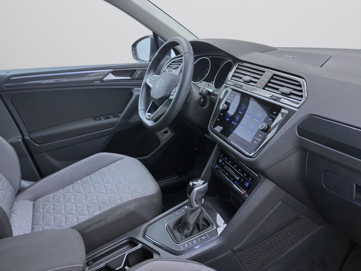 Thumb 17: Volkswagen Tiguan 1.5 TSI DSG LIFE NAVI SITZHZG PDC KLIMA