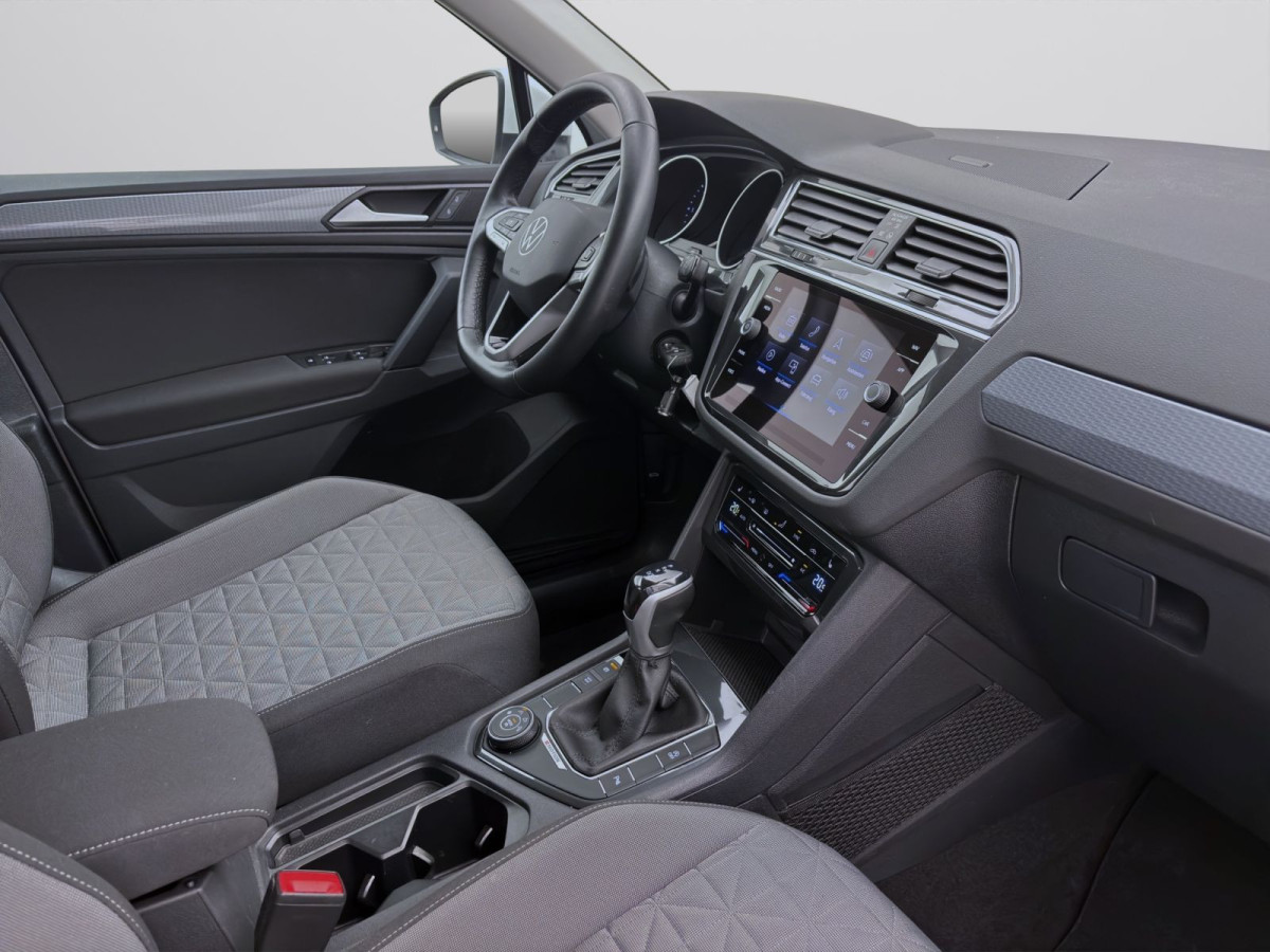 Thumb 17: Volkswagen Tiguan 2.0 TDI DSG 4M LIFE NAVI KAMERA SITZHZG