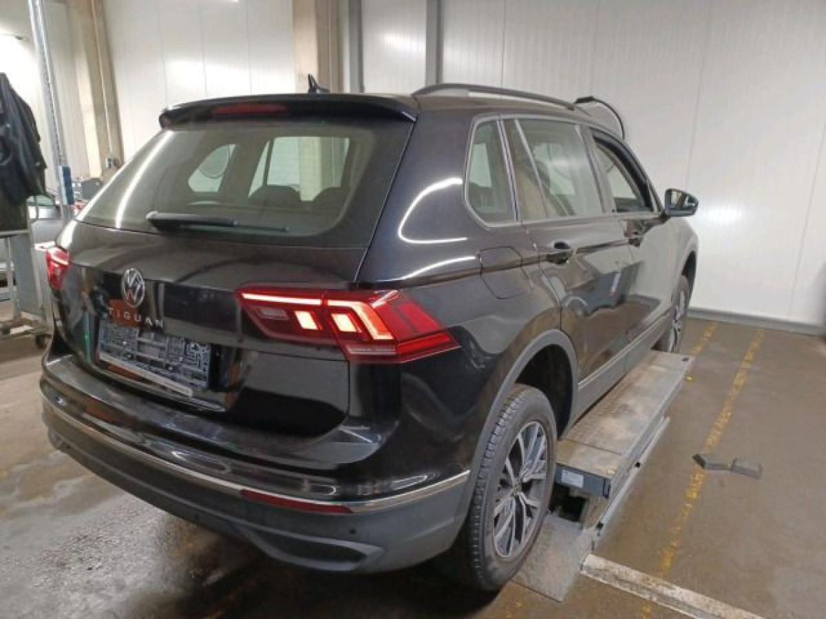 Thumb 1: Volkswagen Tiguan 2.0 TDI DSG LIFE AHK NAVI KAMERA ACC