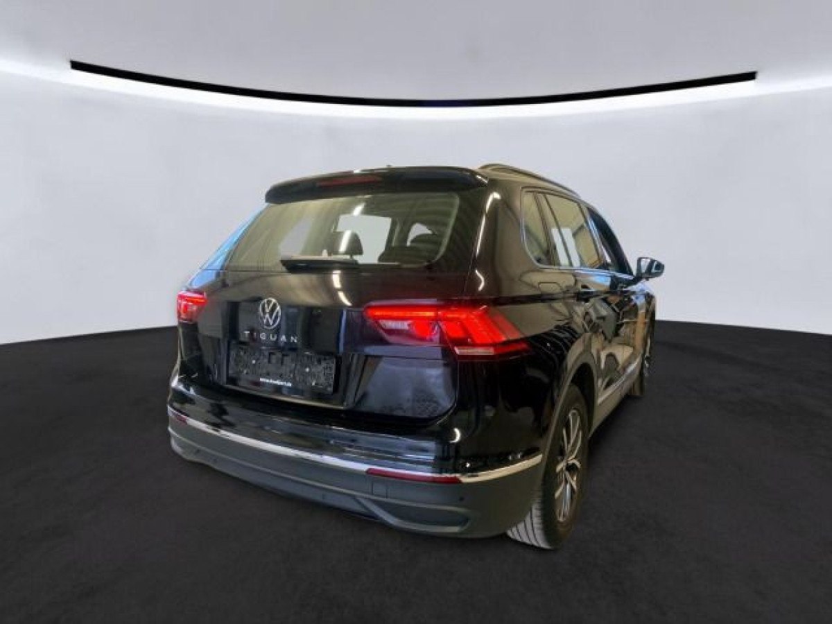 Thumb 1: Volkswagen Tiguan 2.0 TDI DSG LIFE AHK NAVI KAMERA ACC