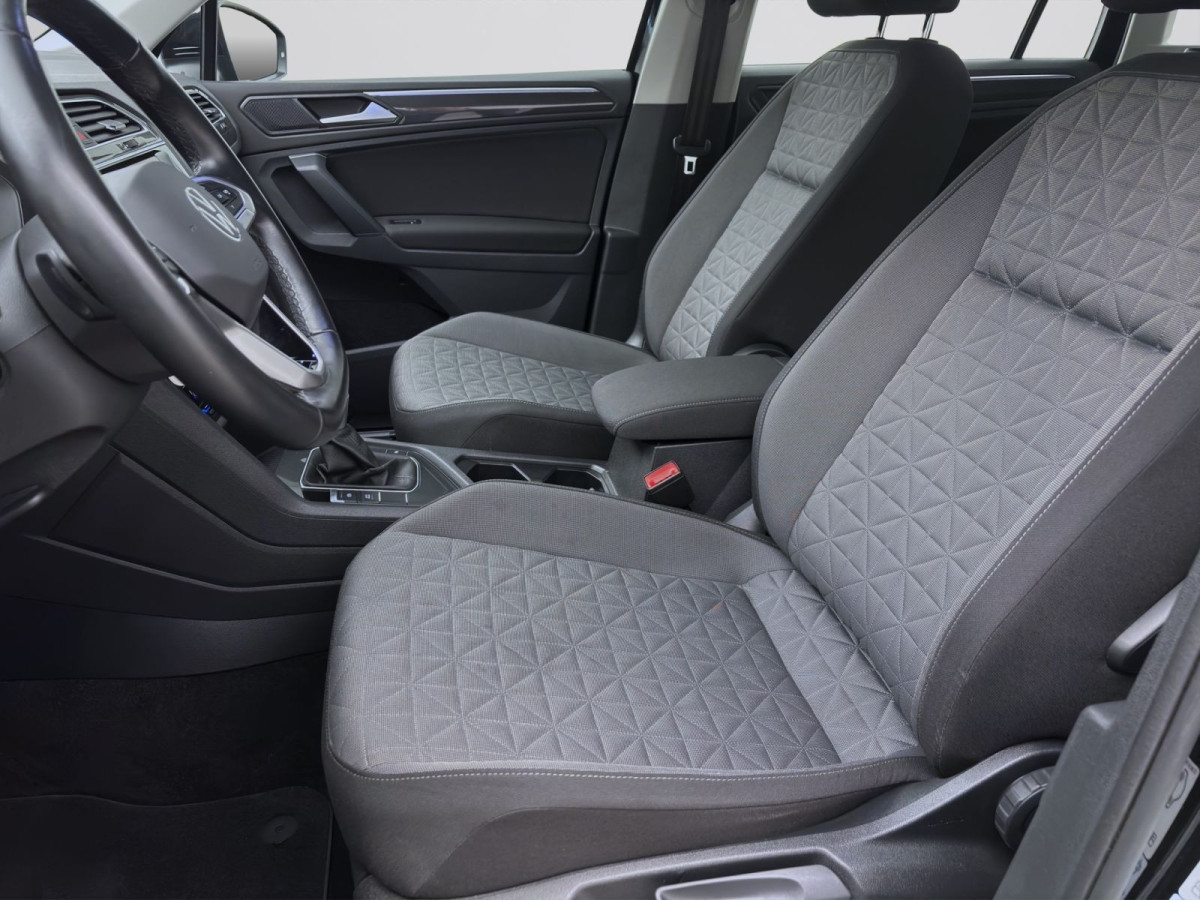 Thumb 9: Volkswagen Tiguan 2.0 TDI DSG LIFE AHK NAVI KAMERA ACC