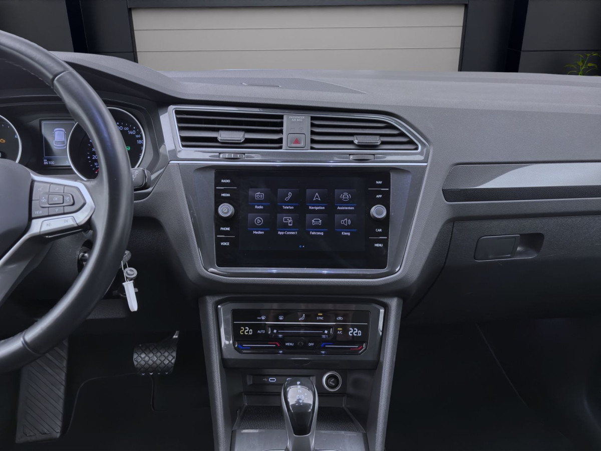 Thumb 14: Volkswagen Tiguan 2.0 TDI DSG LIFE AHK NAVI KAMERA ACC