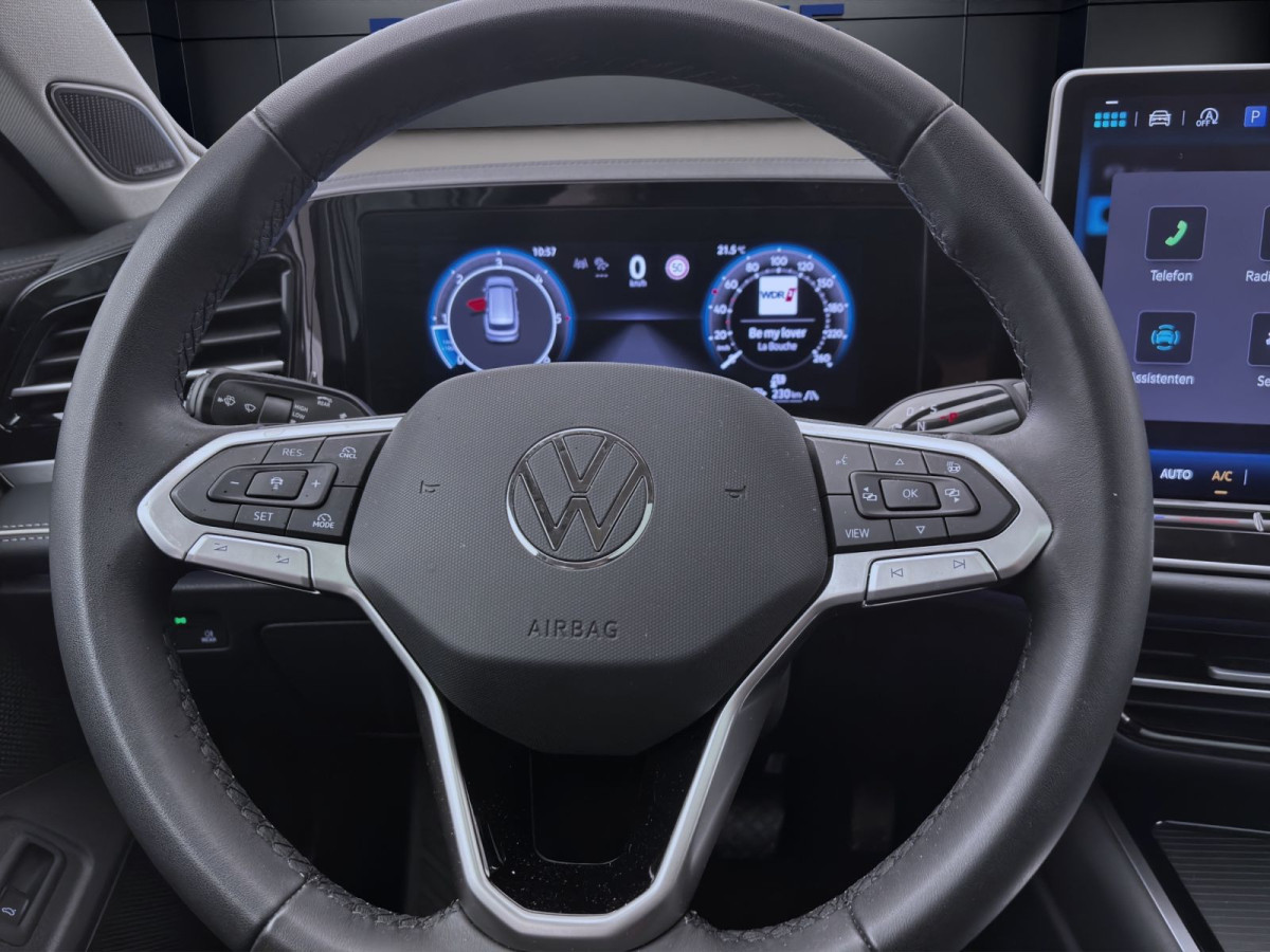 Thumb 12: Volkswagen Passat Variant 2.0 TDI DSG ELEGANCE PANO AHK KAMERA NAVI