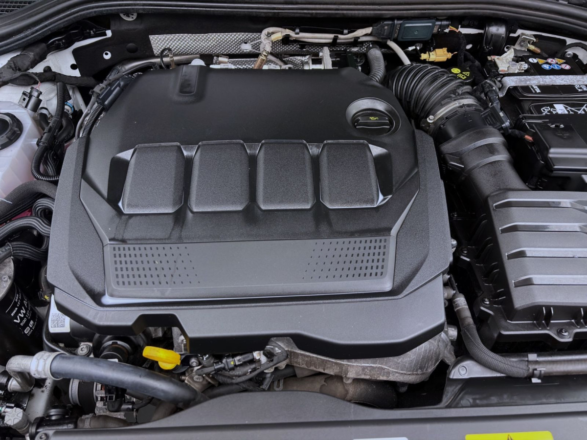 Thumb 18: Volkswagen Passat Variant 2.0 TDI DSG ELEGANCE PANO AHK KAMERA NAVI