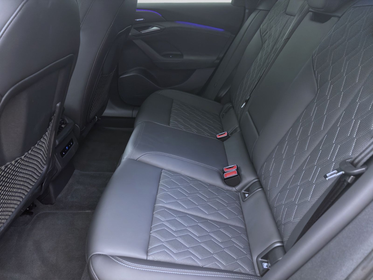 Thumb 15: Audi S6 Avant e-tron Q EDITION ONE BEIGE B&O MATRIX PANO LM21