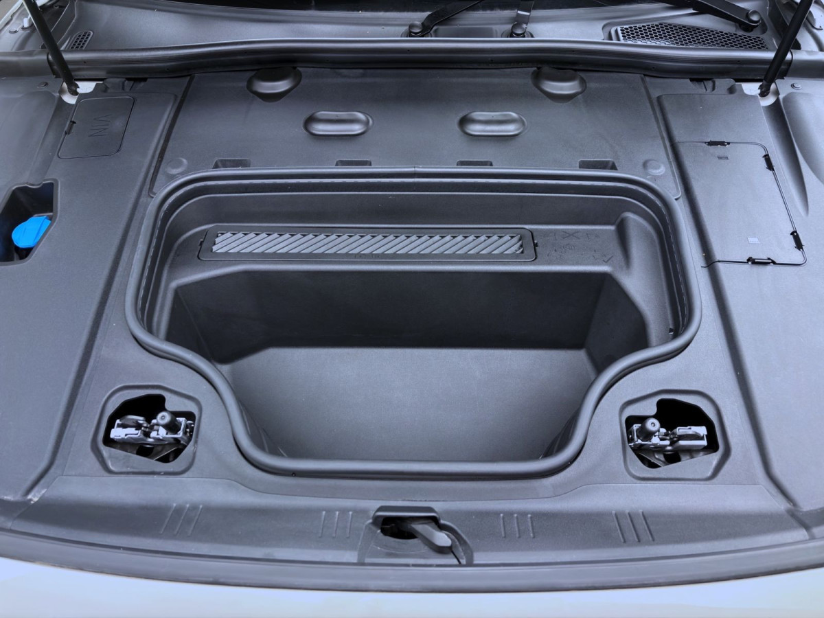 Thumb 18: Audi S6 Avant e-tron Q EDITION ONE BEIGE B&O MATRIX PANO LM21