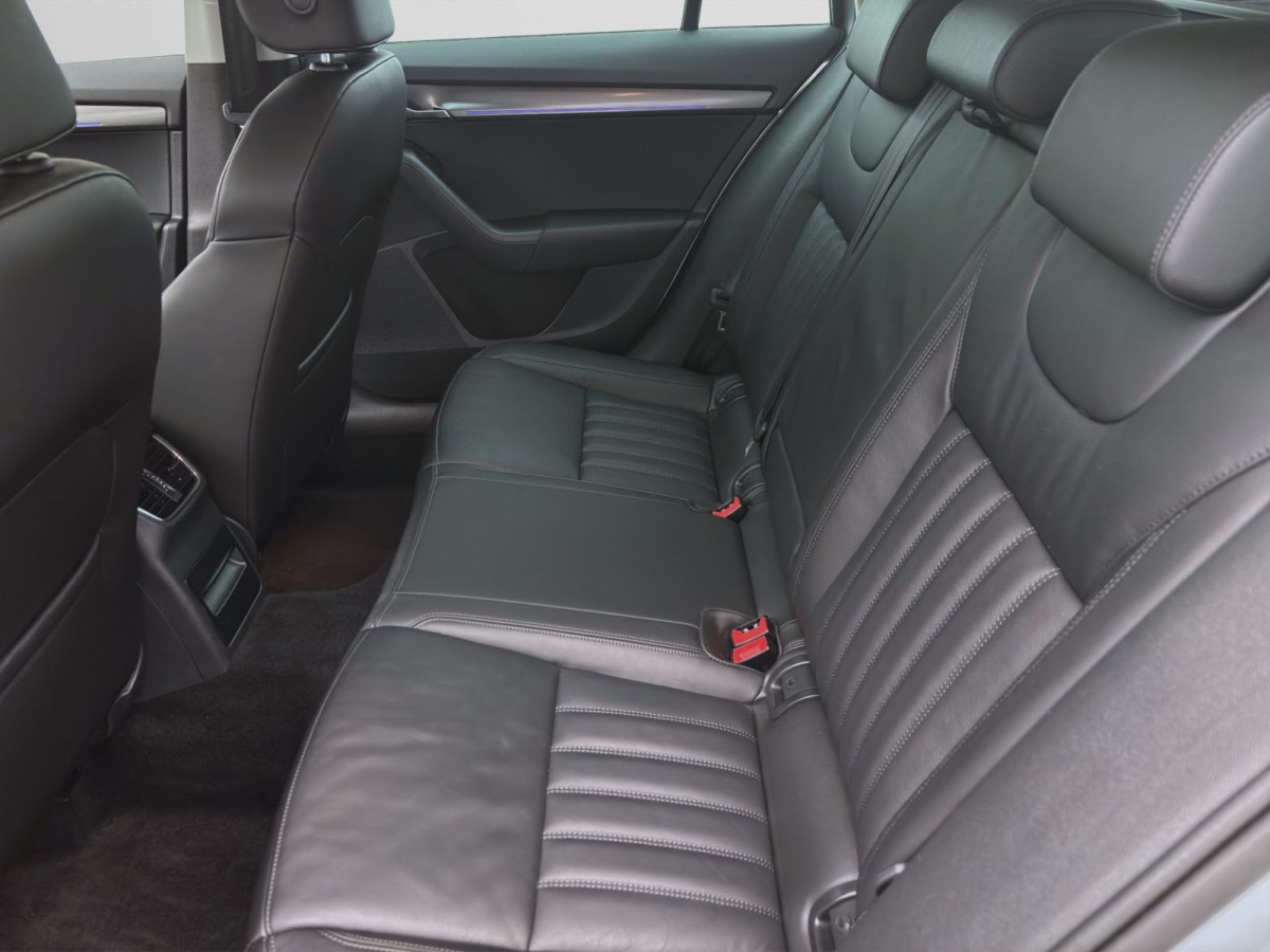 Thumb 15: Škoda Octavia Combi 2.0 TDI DSG 4x4 STYLE AHK NAVI SITZHZG KLIMA