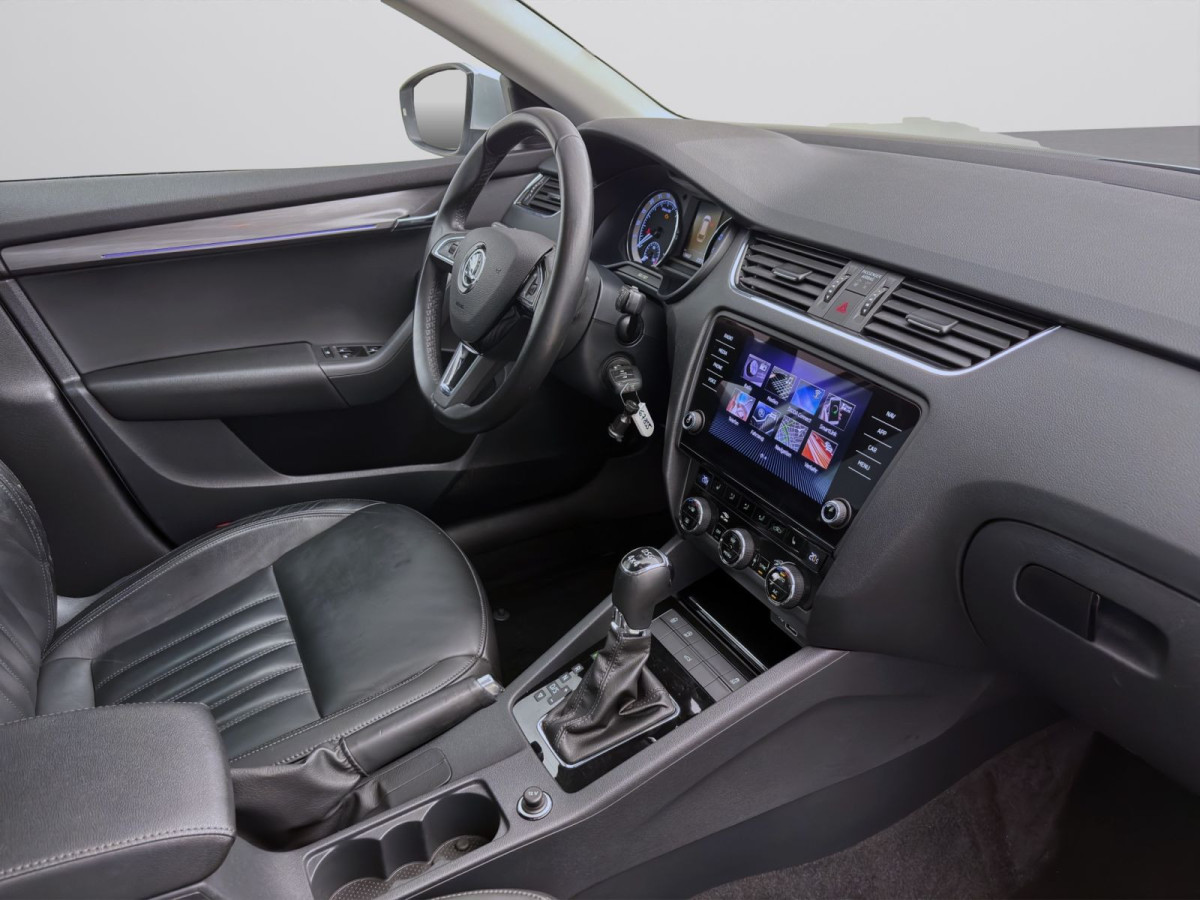 Thumb 17: Škoda Octavia Combi 2.0 TDI DSG 4x4 STYLE AHK NAVI SITZHZG KLIMA